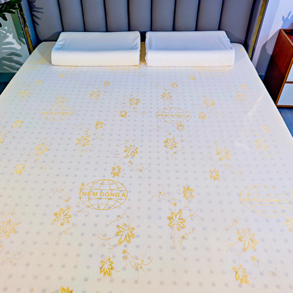 mặt trên nệm đông á gold